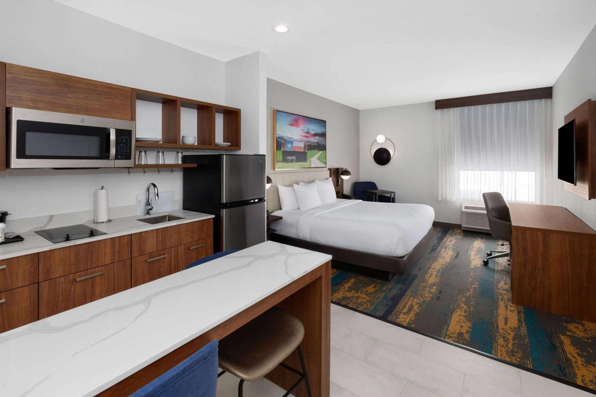 La Quinta Inn & Suites By Wyndham San Antonio At The Rim Екстериор снимка