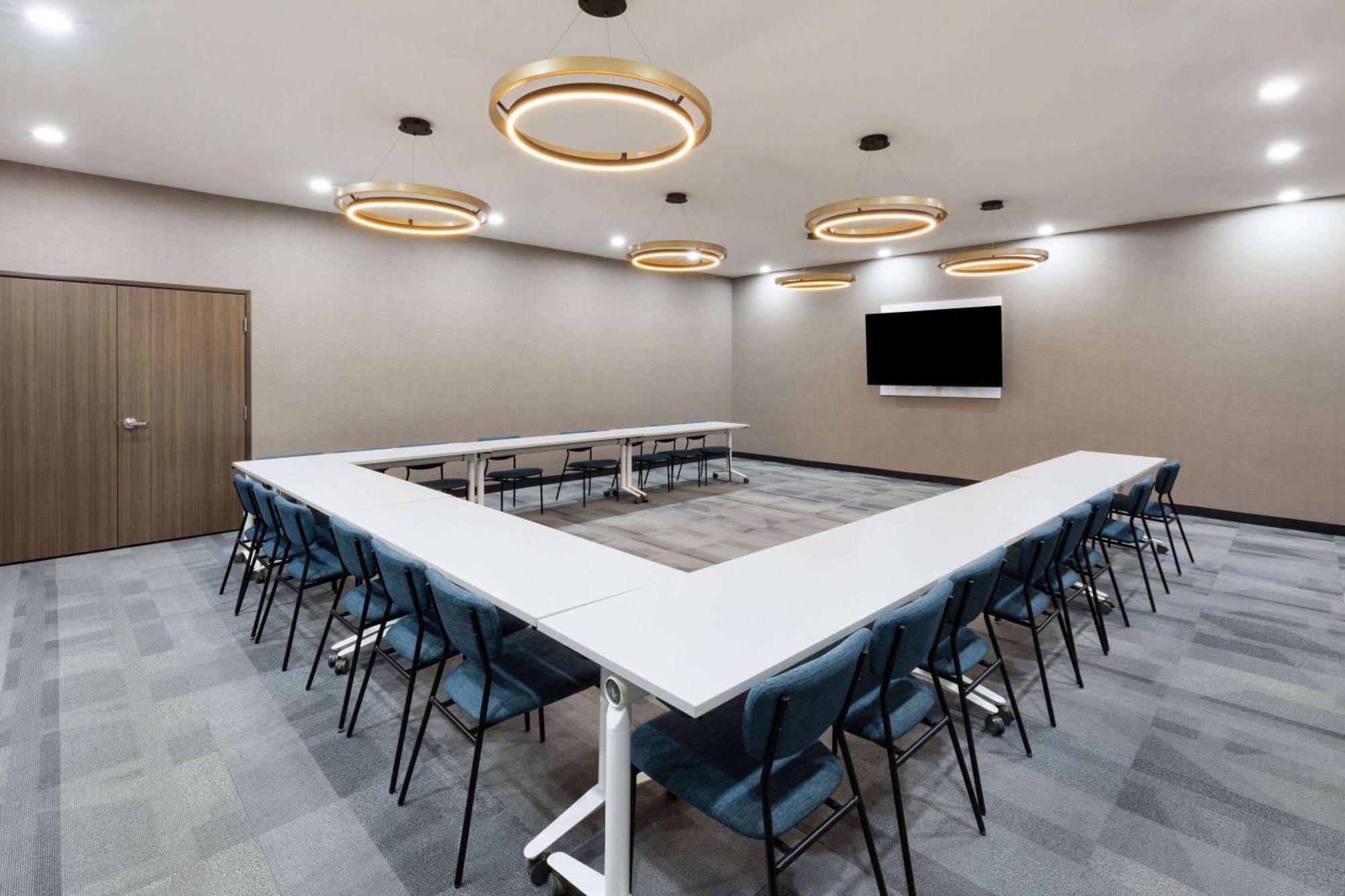 La Quinta Inn & Suites By Wyndham San Antonio At The Rim Екстериор снимка