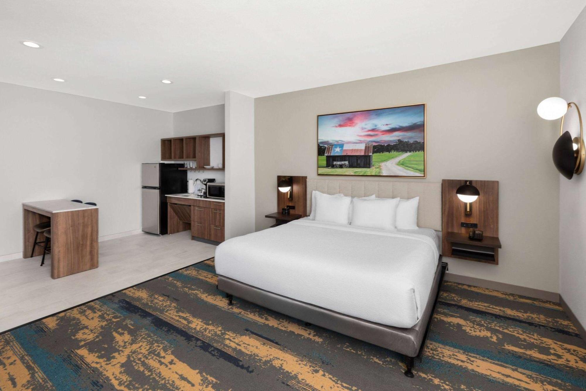 La Quinta Inn & Suites By Wyndham San Antonio At The Rim Екстериор снимка